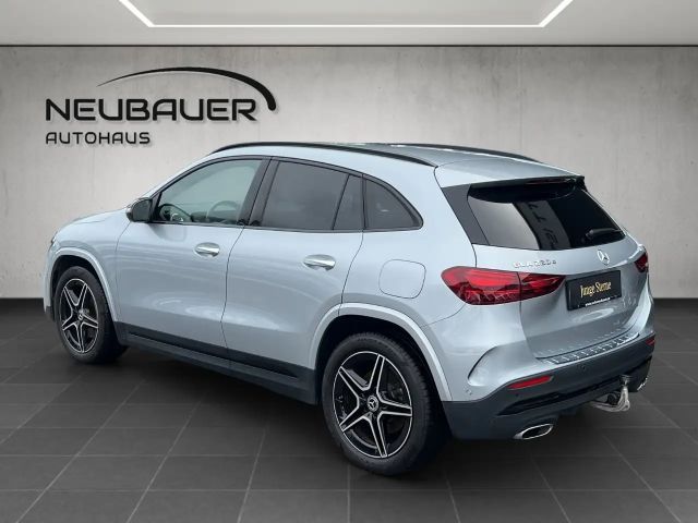 Mercedes-Benz GLA 220 4MATIC AMG Line GLA 220 d