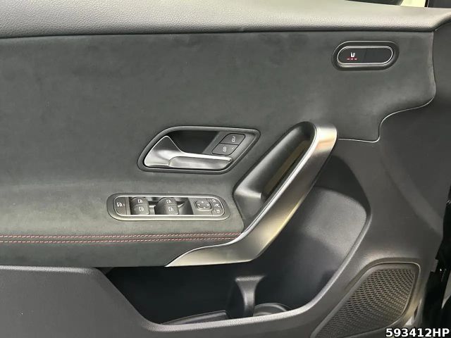 Mercedes-Benz A 180 AMG Line