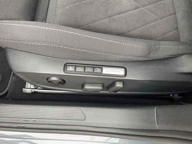 Volkswagen Golf DSG Style Variant