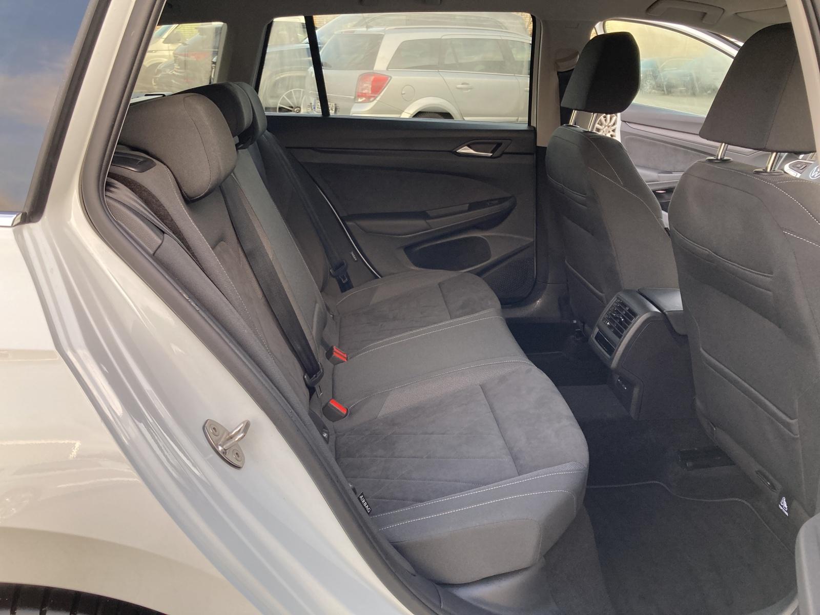 Volkswagen Golf DSG Style Variant