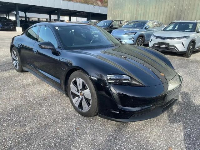 Porsche Taycan 71kWh