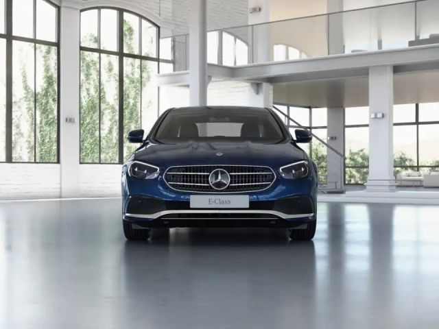 Mercedes-Benz E 220 E 220 d Sedan