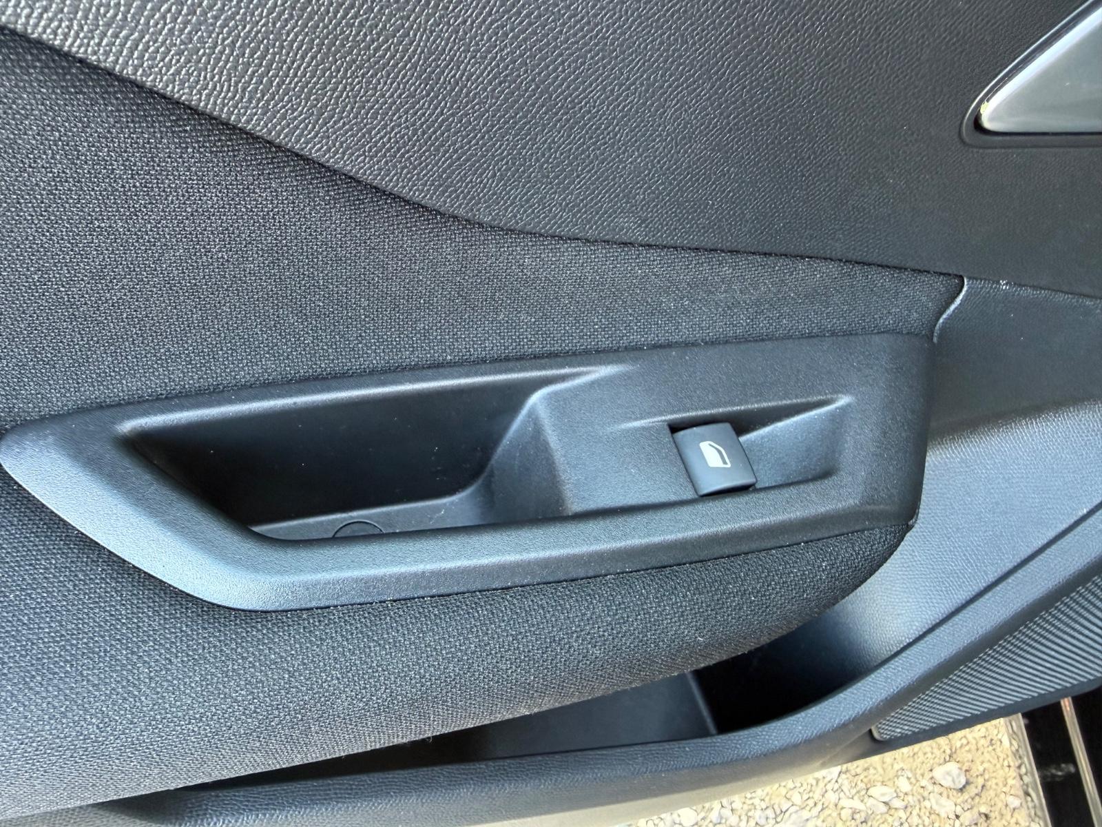 Peugeot 308 1.2 Pure Tech "Active Pack" LED SHZ PDC 1Hd.