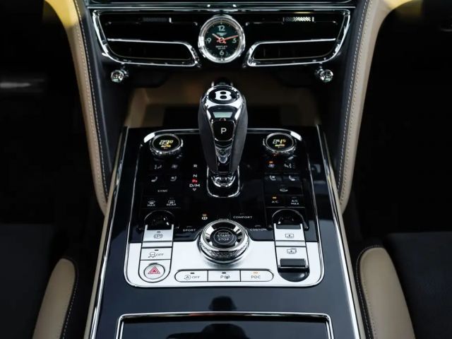 Bentley Flying Spur V8