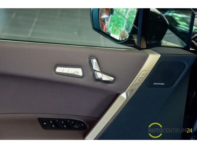 BMW iX 40 SkyLounge Massage HK HUD Soft Laser 360