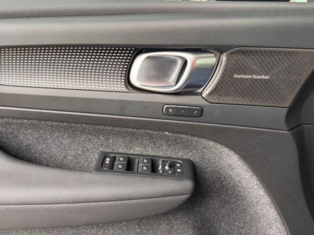 Volvo XC40 B4*Black Edition*NP&#128;57590*Pano*ACC*BLIS