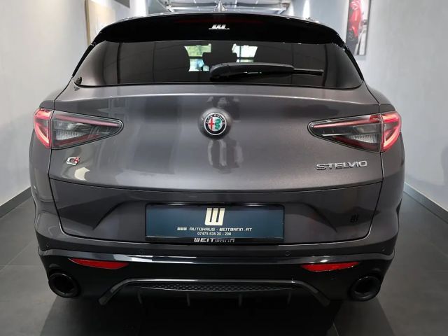 Alfa Romeo Stelvio AT8 Q4 Veloce