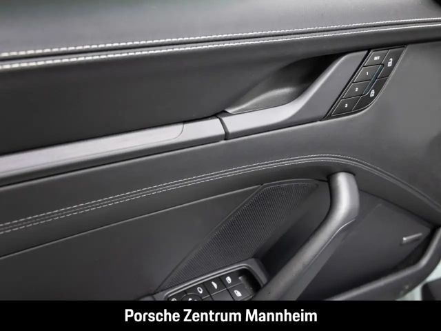 Porsche 992 Cabrio Carrera GTS