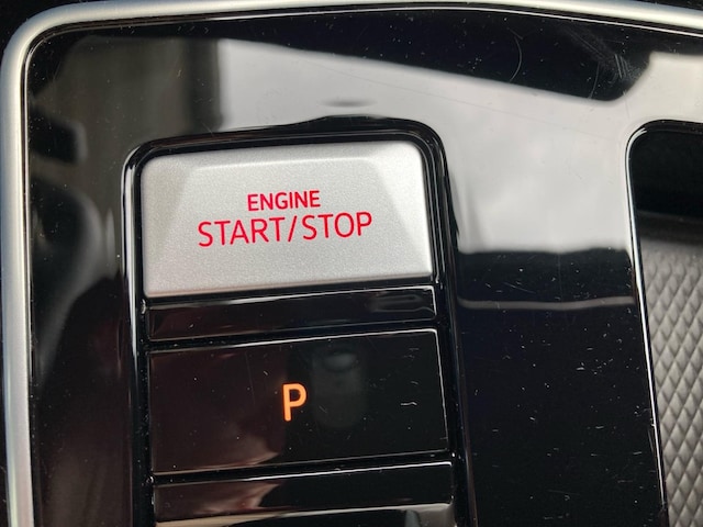 Volkswagen Golf 2.0 TSI DSG Golf VIII