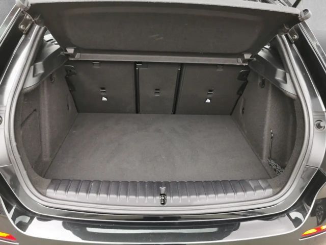 BMW 118 118i Sedan Sport Line