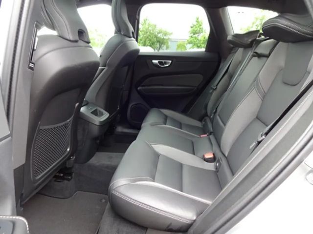 Volvo XC60 AWD Dark Plus