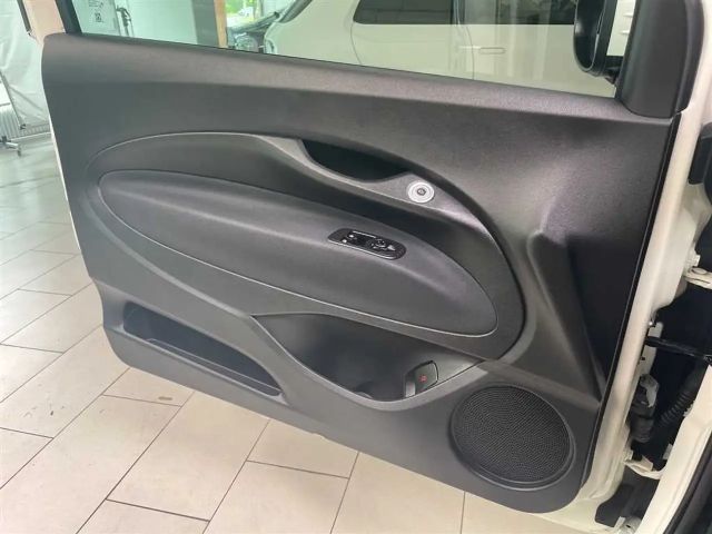 Fiat 500e Rückfahrkamera Sitzheizung CarPlay