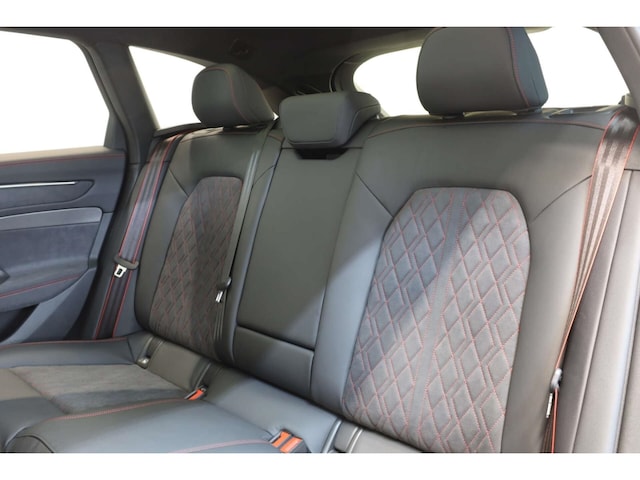 Audi A6 Avant Quattro S-Tronic