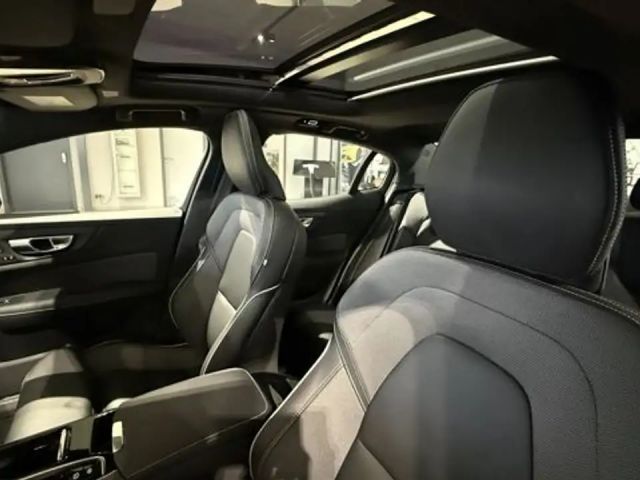 Volvo S60 AWD Dark Recharge Ultimate