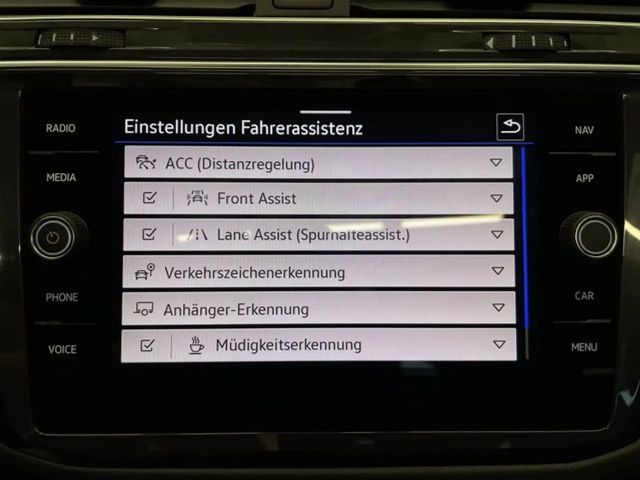 Volkswagen Tiguan 2.0 TSI R 4Motion KAMERA+PANO+AHK+MATRIX+APP+LA...