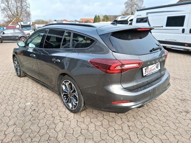 Ford Focus EcoBoost ST Line