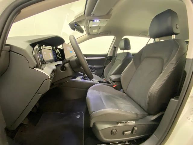 Volkswagen Golf Life Variant