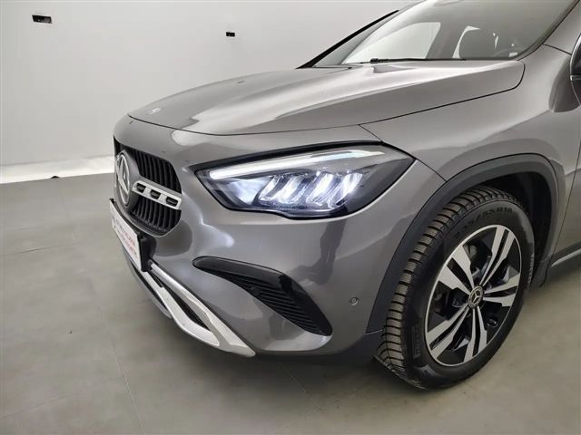 Mercedes-Benz GLA 180 Business Line GLA 180 d