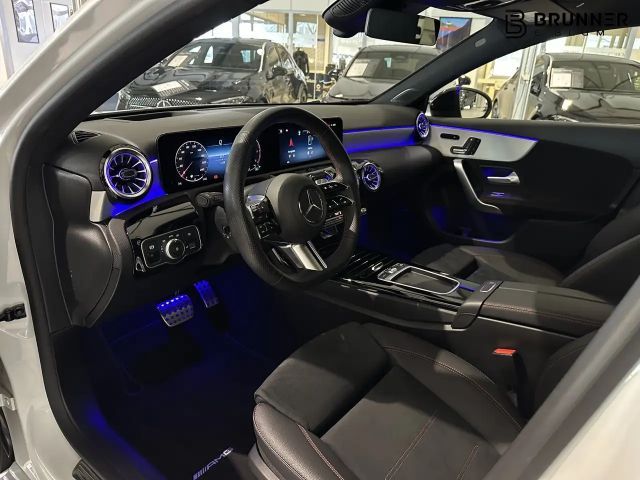 Mercedes-Benz A 220 A 220 d