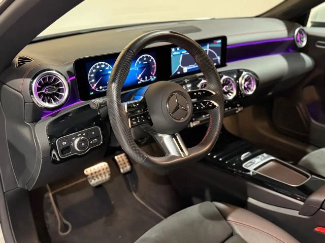 Mercedes-Benz CLA 220 AMG Line CLA 220 d Sedan