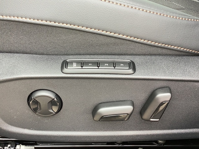 Cupra Leon Leon 1.5 eTSI Basis  SHZ NAVI MATRIX-LED ACC