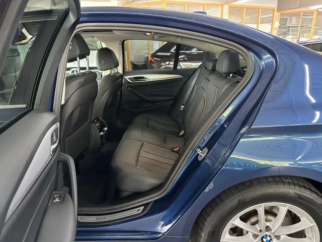 BMW 520 520d Business Line Sedan