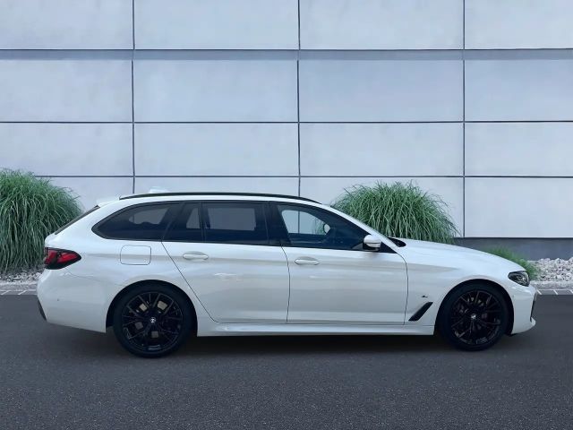 BMW 540 540d M-Sport Touring xDrive