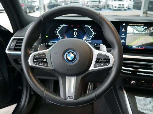 BMW 330 330e xDrive