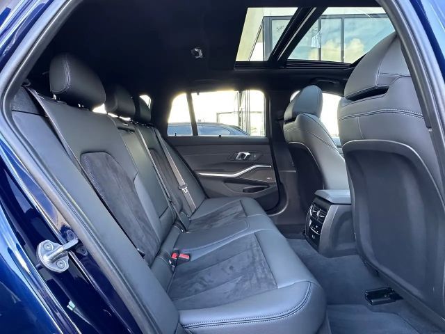 BMW 320 320i M-Sport Touring