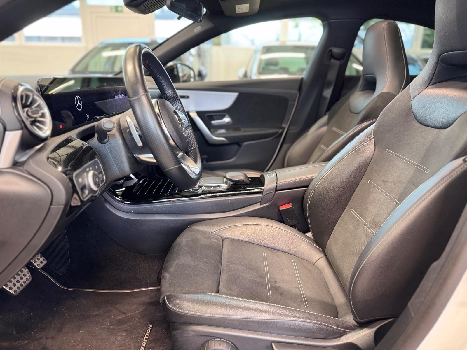 Mercedes-Benz CLA 200 AMG Line Sedan