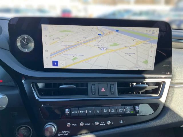 Lexus ES Business Line