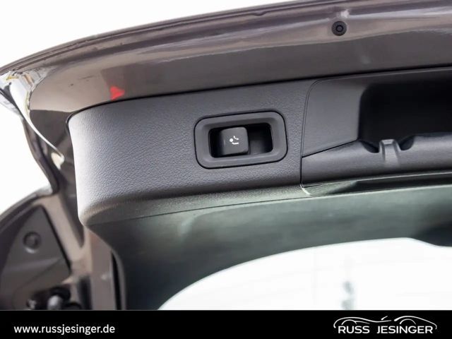 Mercedes-Benz B 180 Progressive Sedan