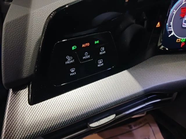 Volkswagen Golf 1.5 eTSI R-Line Variant