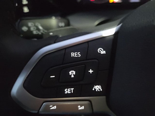 Volkswagen Golf 1.5 eTSI DSG Golf VIII Sport