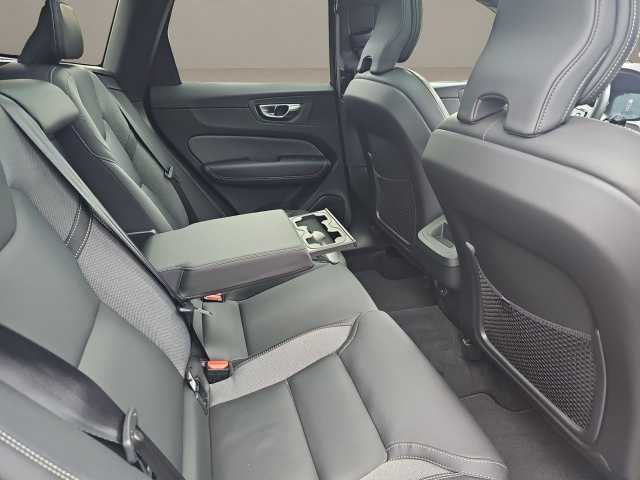 Volvo XC60 AWD Dark Plus