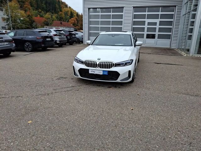 BMW 320 320i M-Sport Sedan