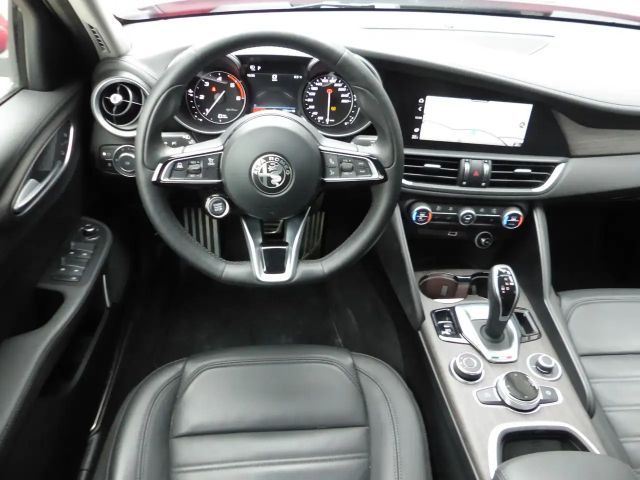 Alfa Romeo Giulia AT8 JTDm Lusso TI