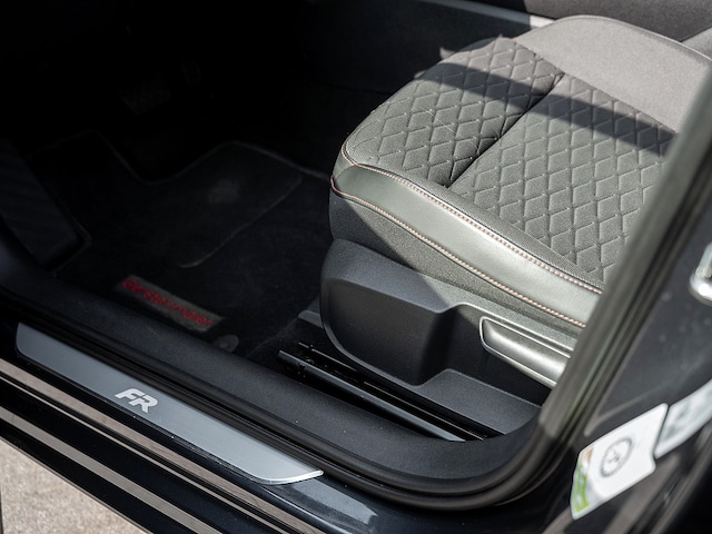 Seat Leon 1.5 eTSI FR-lijn Sportstourer