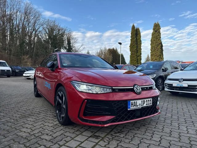 Volkswagen Passat Business DSG R-Line Variant