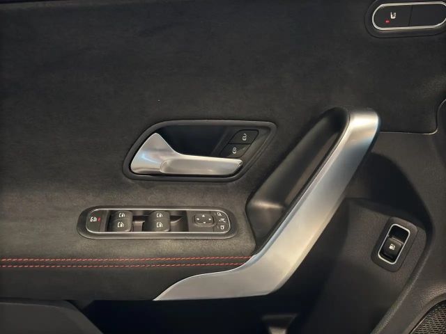 Mercedes-Benz A 250 A 250 e AMG Line