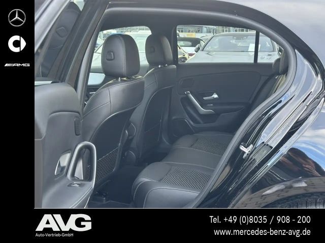 Mercedes-Benz A 220 A 220 d