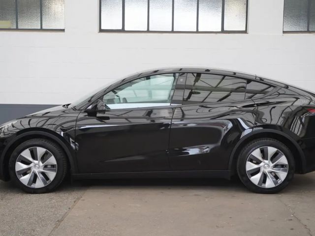 Tesla Model Y AWD Long Range