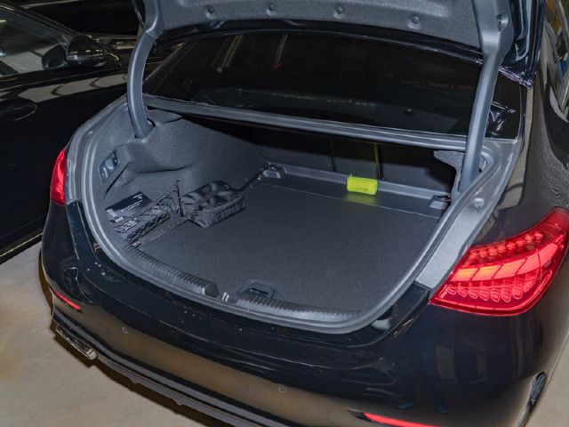 Mercedes-Benz C 200 AMG Line Sedan