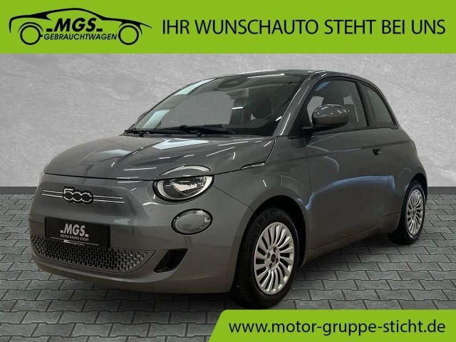 Fiat 500e Action