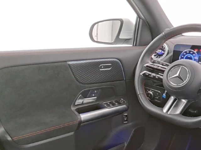 Mercedes-Benz EQA 300 4MATIC