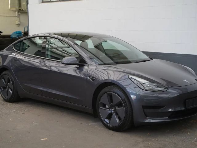 Tesla Model 3 Standard Range