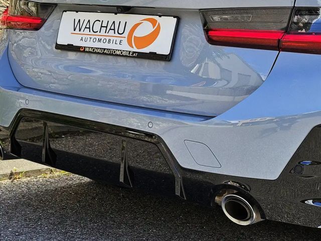 BMW 330 330i Touring xDrive