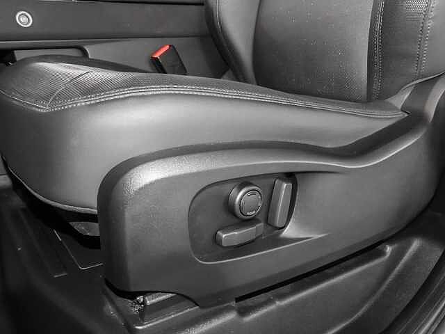 Land Rover Defender 90 Dynamic SE