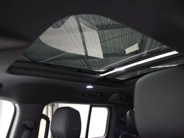 Land Rover Defender 110 D300 Dynamic SE