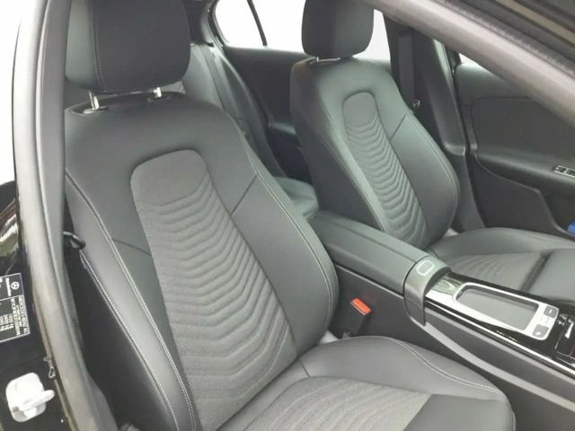 Mercedes-Benz A 180 AUT DynLicht Fernlichtass. Kam. KlimaA LED